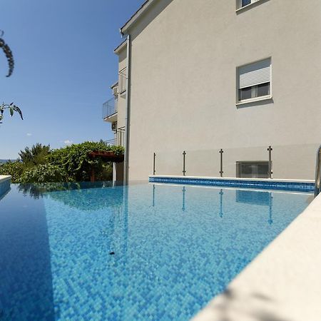 Apartments Sara & Nina Omiš Exteriér fotografie