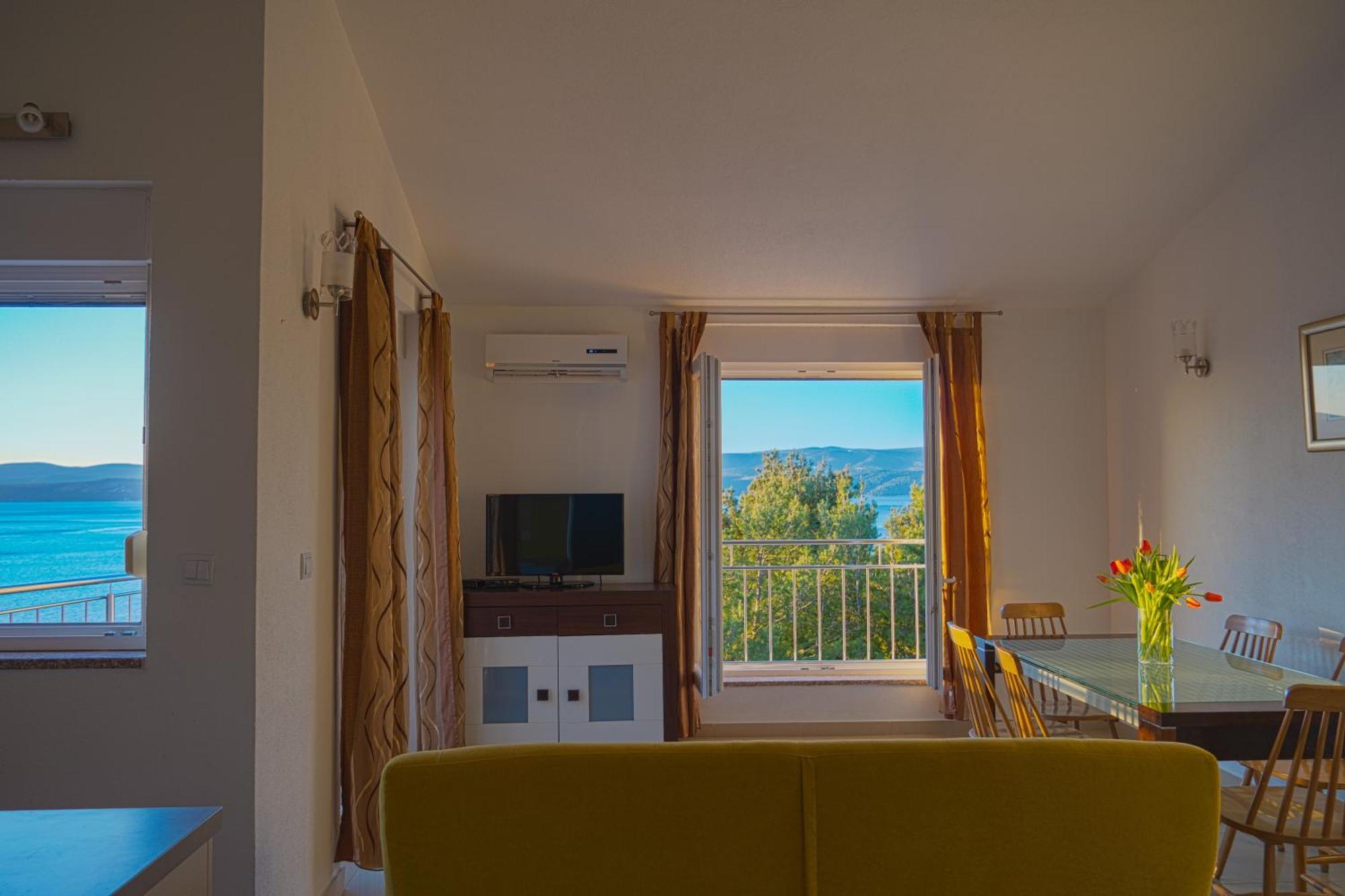 Apartments Sara & Nina Omiš Exteriér fotografie